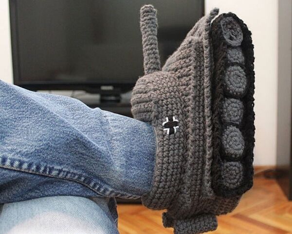 Suradam mønt Mindre end Crochet Tank Slippers - Must Have Stuff